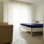 Marotta, 300 Mt Dal Mare, Parcheggio, 3 Camere, 10 Letti Apartment *