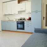 Marotta, 300 Mt Dal Mare, Parcheggio, 3 Camere, 10 Letti Apartment Marotta