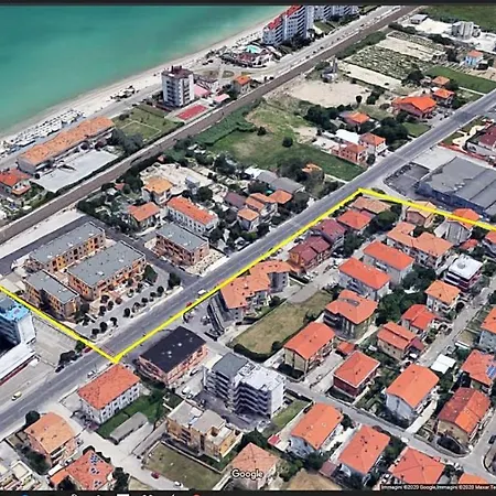 Marotta, 300 Mt Dal Mare, Sea & Apartments, Sea&business, Wi-fi Fibra, Parking, 3 Camere, 10 Letti * Маротта
