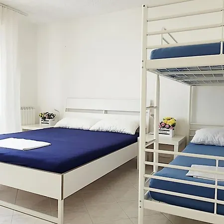 Apartman Marotta, 300 Mt Dal Mare, 3 Camere, 10 Letti