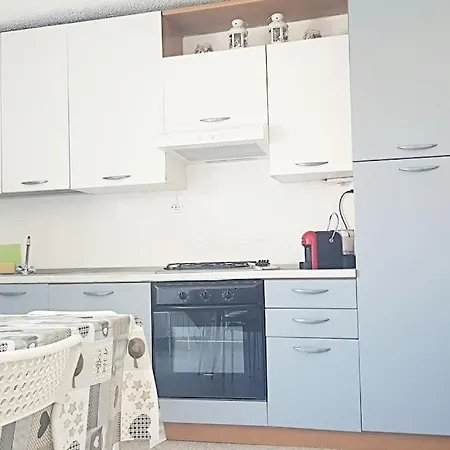 Marotta, 300 Mt Dal Mare, 3 Camere, 10 Letti * Marotta