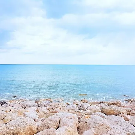 Apartment Marotta, Mare A 300 Mt, Parcheggio, Wi-Fi Fibra Gratuita, 3 Camere 10 Letti
