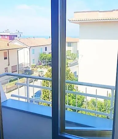 Апартаменты Marotta, 300 Mt Dal Mare, Sea & Apartments, Sea&business, Wi-fi Fibra, Parking, 3 Camere, 10 Letti Маротта
