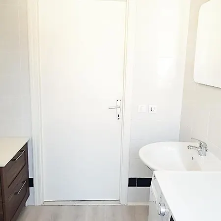 Marotta, 300 Mt Dal Mare, 3 Camere, 10 Letti Apartman *