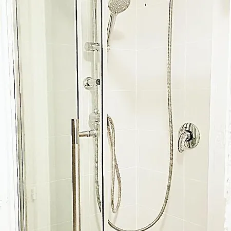 Marotta, 300 Mt Dal Mare, 3 Camere, 10 Letti *