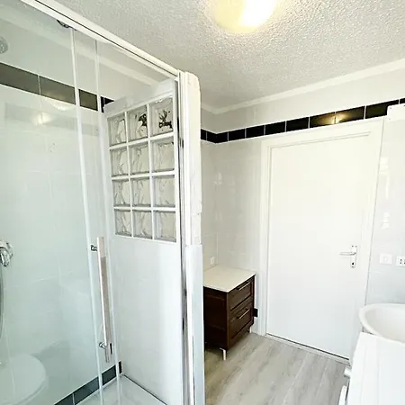 Marotta, 300 Mt Dal Mare, Sea & Apartments, Sea&business, Wi-fi Fibra, Parking, 3 Camere, 10 Letti Апартаменты Маротта