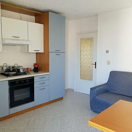Marotta, 300 Mt Dal Mare, 3 Camere, 10 Letti Apartman