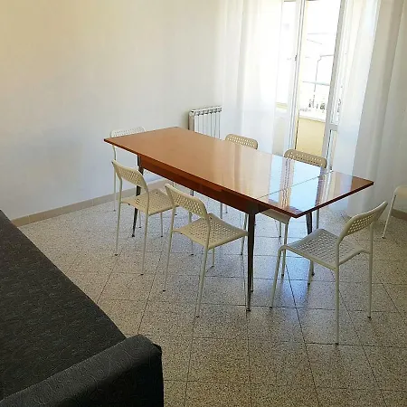 Apartman Marotta, 300 Mt Dal Mare, 3 Camere, 10 Letti
