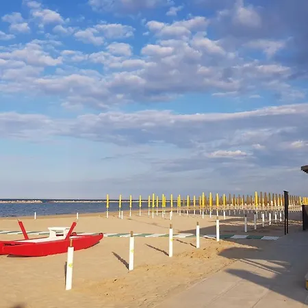 Апартаменты Marotta, 300 Mt Dal Mare, Sea & Apartments, Sea&business, Wi-fi Fibra, Parking, 3 Camere, 10 Letti *