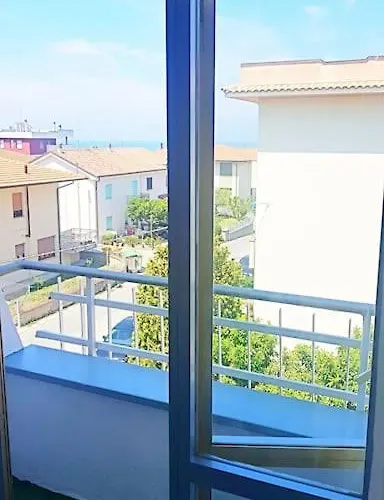 Appartamento Marotta, 300 Mt Dal Mare, 3 Camere, 10 Letti Marotta