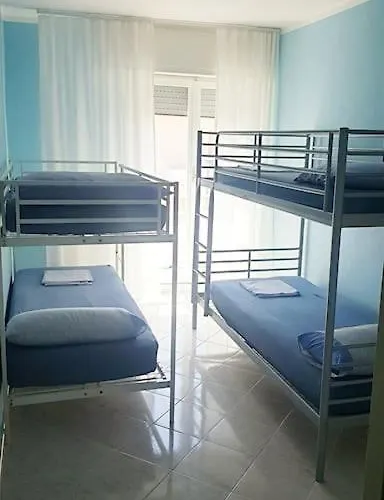 Marotta, 300 Mt Dal Mare, 3 Camere, 10 Letti Appartamento *