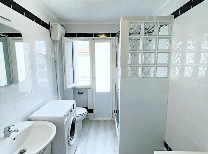 Appartamento Marotta, 300 Mt Dal Mare, 3 Camere, 10 Letti Marotta