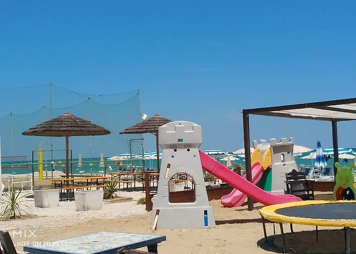 Marotta, 300 Mt Dal Mare, 3 Camere, 10 Letti *