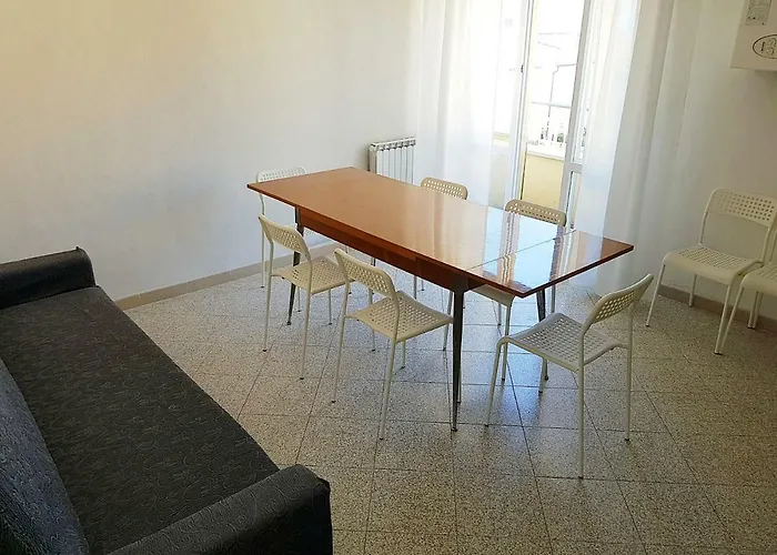 Appartamento Marotta, 300 Mt Dal Mare, 3 Camere, 10 Letti