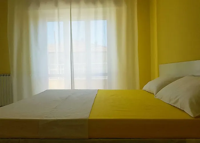 Appartamento Marotta, 300 Mt Dal Mare, 3 Camere, 10 Letti Marotta